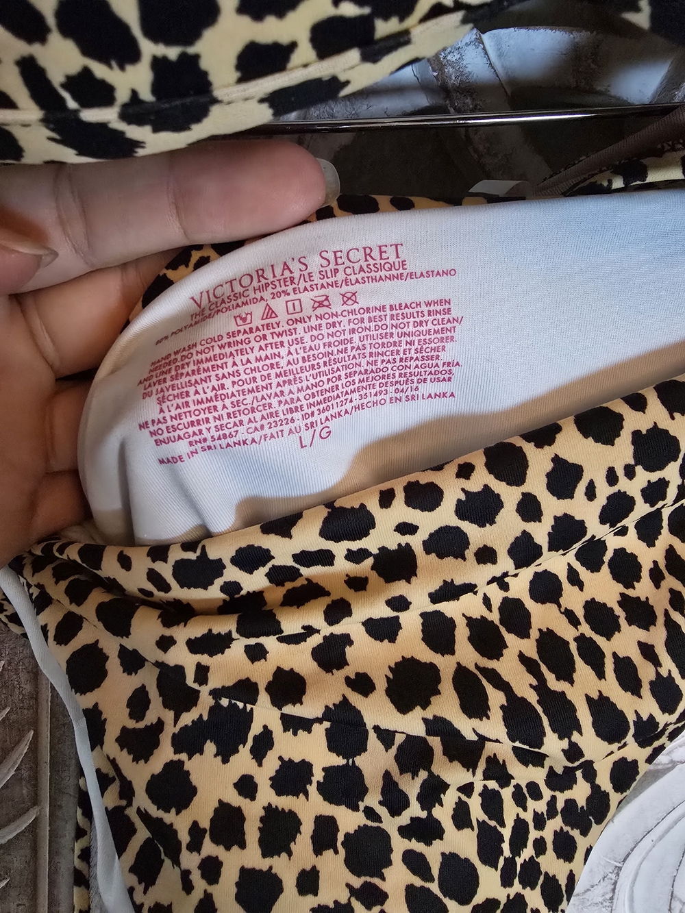 Victoria's Secret Women's Cheetah Leopard Print Gold Hardware Bikini Set - Picture 3 of 9